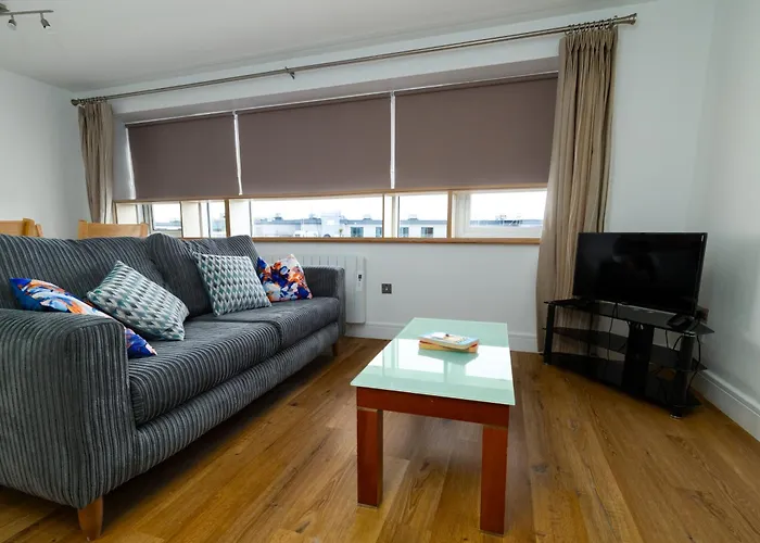 Geata Na Cathrach - Galway Lakeside Apartments